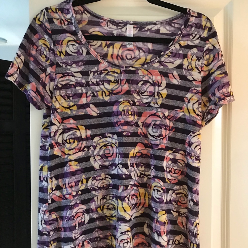 Small LulaRoe floral stripes classic